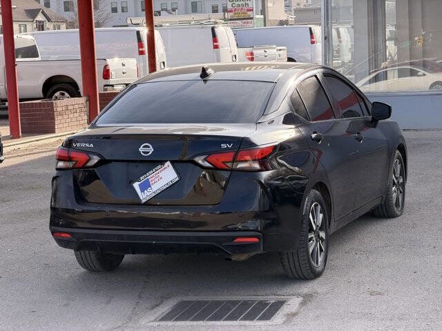 Used 2021 Nissan Versa SV image 4