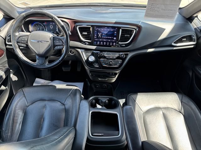 Used 2020 Chrysler Pacifica Touring-L FWD image 12