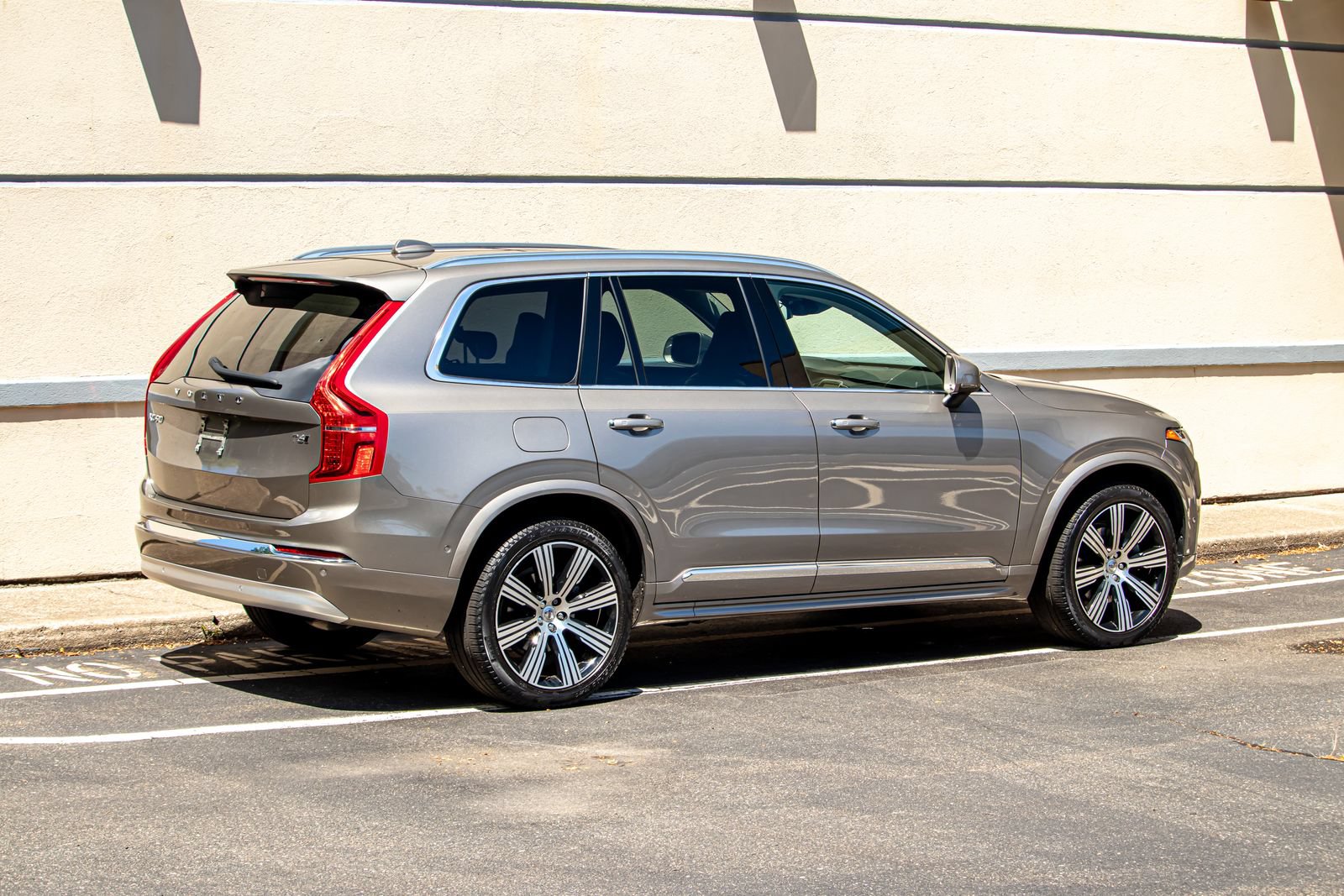 Used 2022 Volvo XC90 T6 Inscription w/ Advanced Package AWD/4WD image 9