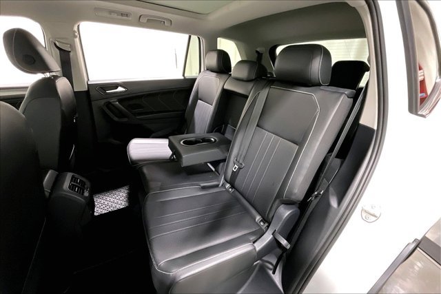 Used 2024 Volkswagen Tiguan SE w/ Panoramic Sunroof Package FWD image 26