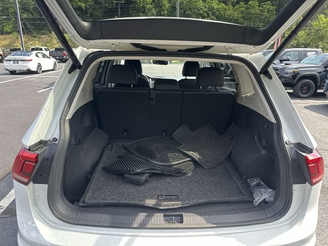 Used 2024 Volkswagen Tiguan SE AWD/4WD image 22