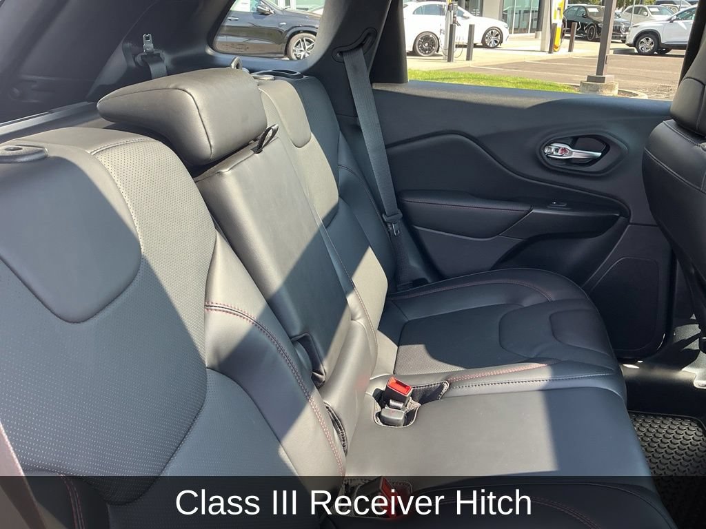 Used 2020 Jeep Cherokee Trailhawk AWD/4WD image 26