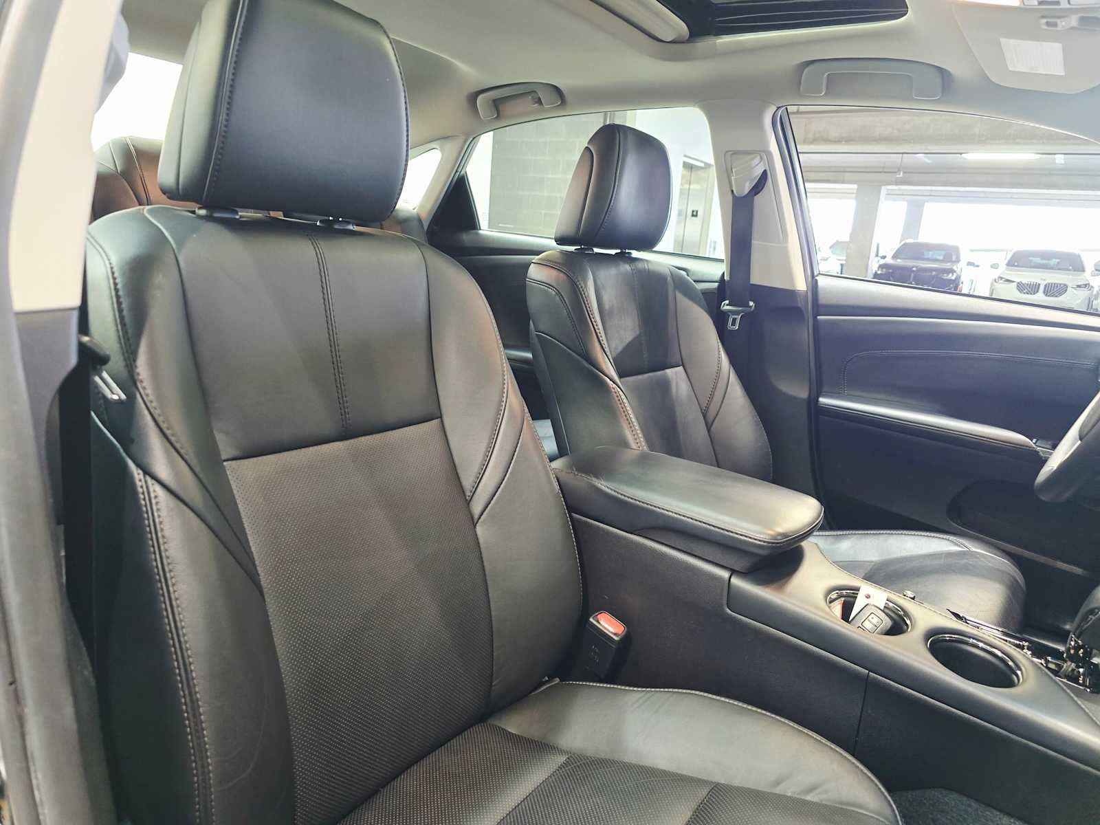 Used 2015 Toyota Avalon Limited FWD image 26