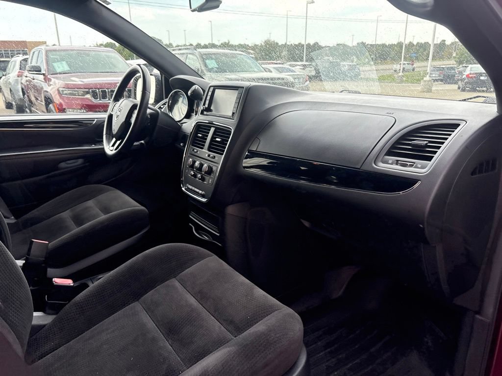 Used 2017 Dodge Grand Caravan SE FWD image 22