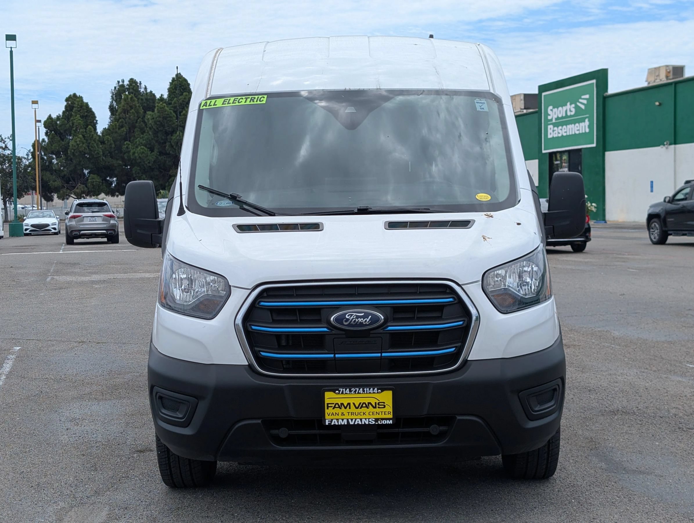 Used 2023 Ford E-Transit Medium Roof RWD image 2