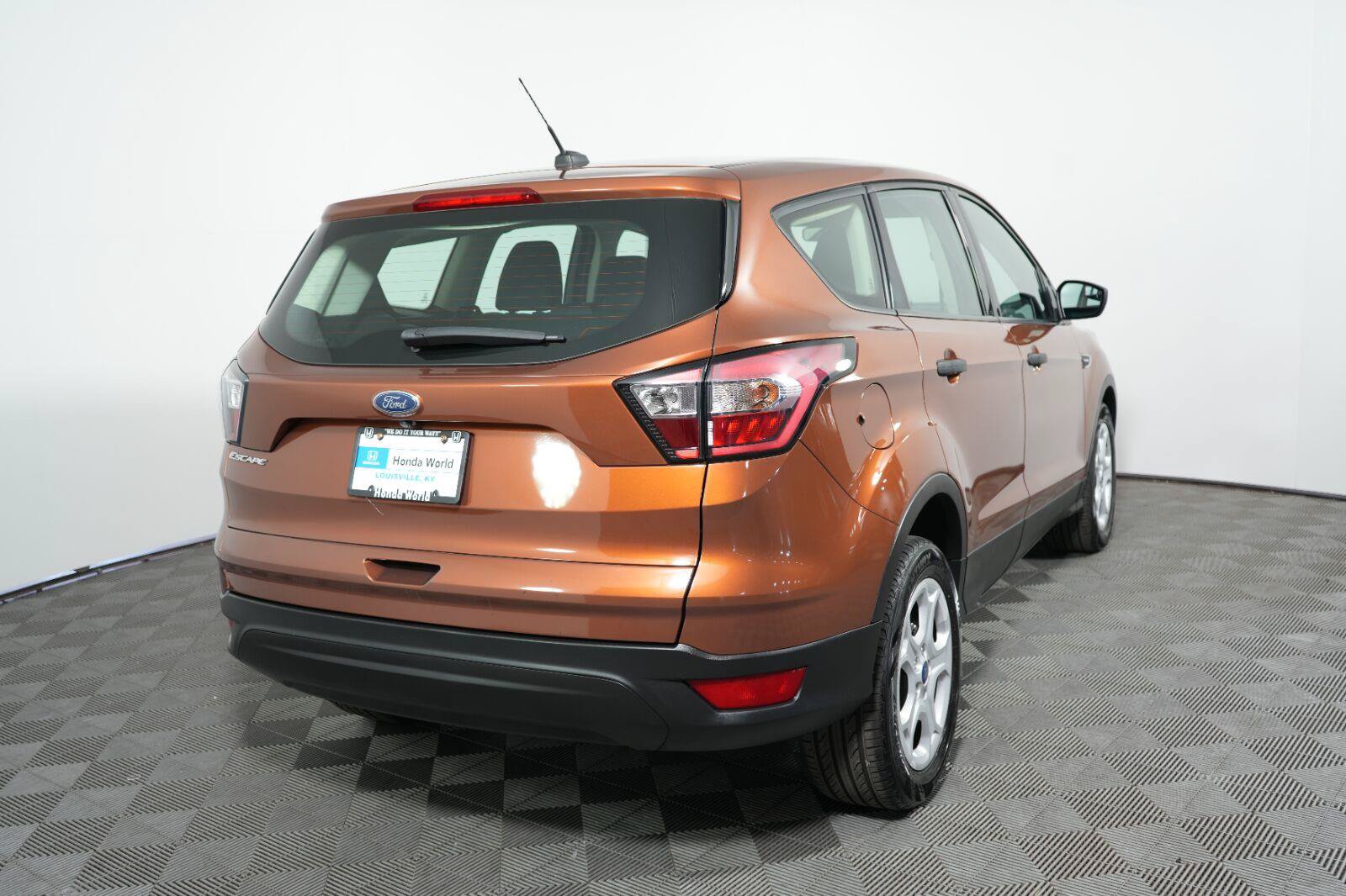 Used 2017 Ford Escape S FWD image 5
