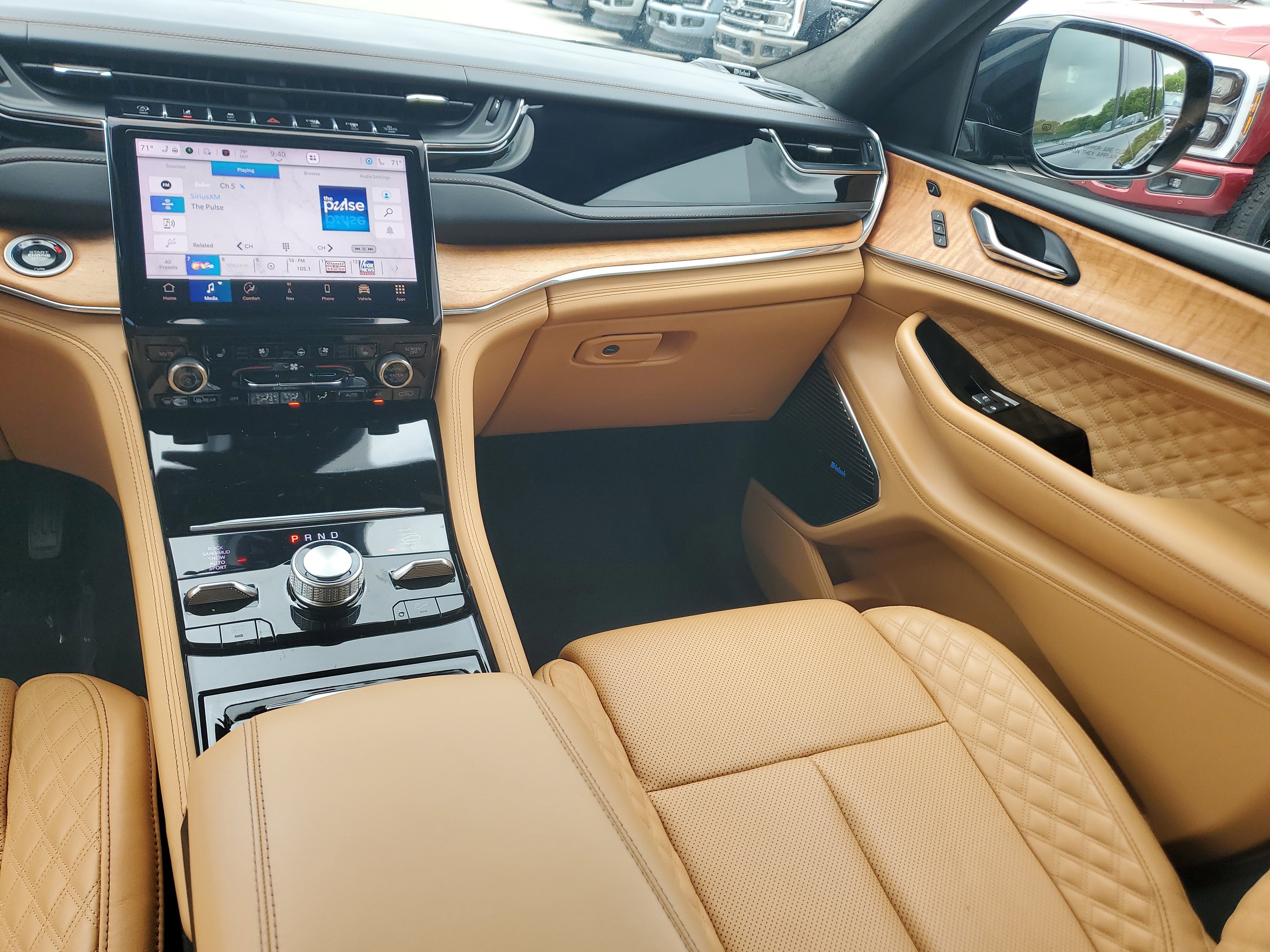 Used 2024 Jeep Grand Cherokee L Summit image 17