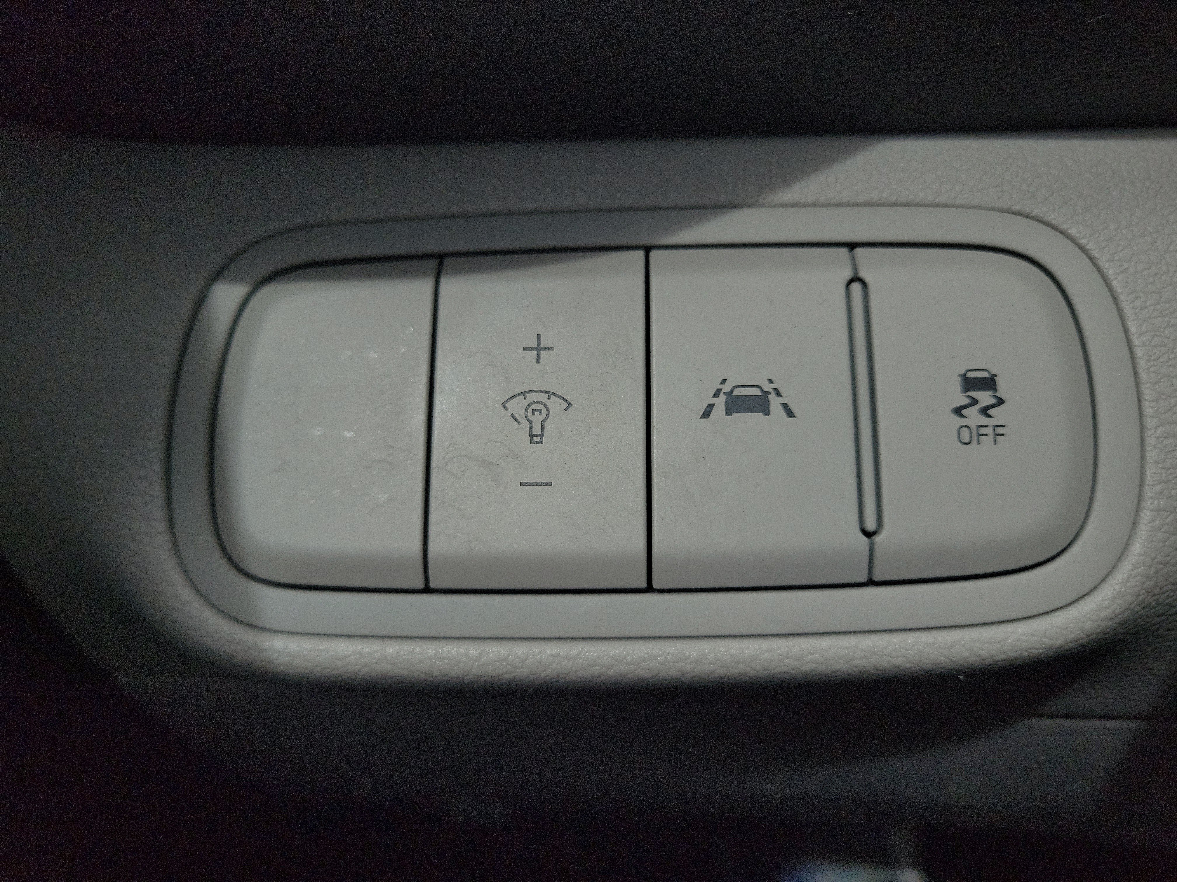 Used 2021 Hyundai Venue SEL FWD image 32