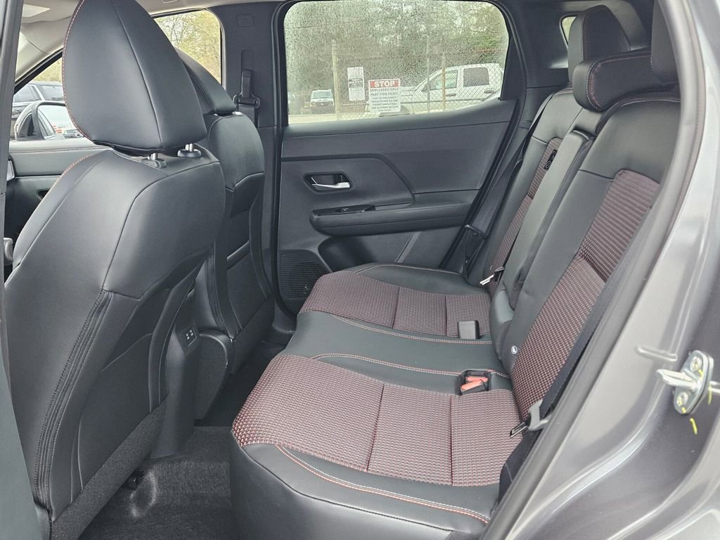 New 2026 Nissan Kicks SR w/ Cold Weather Package image 4