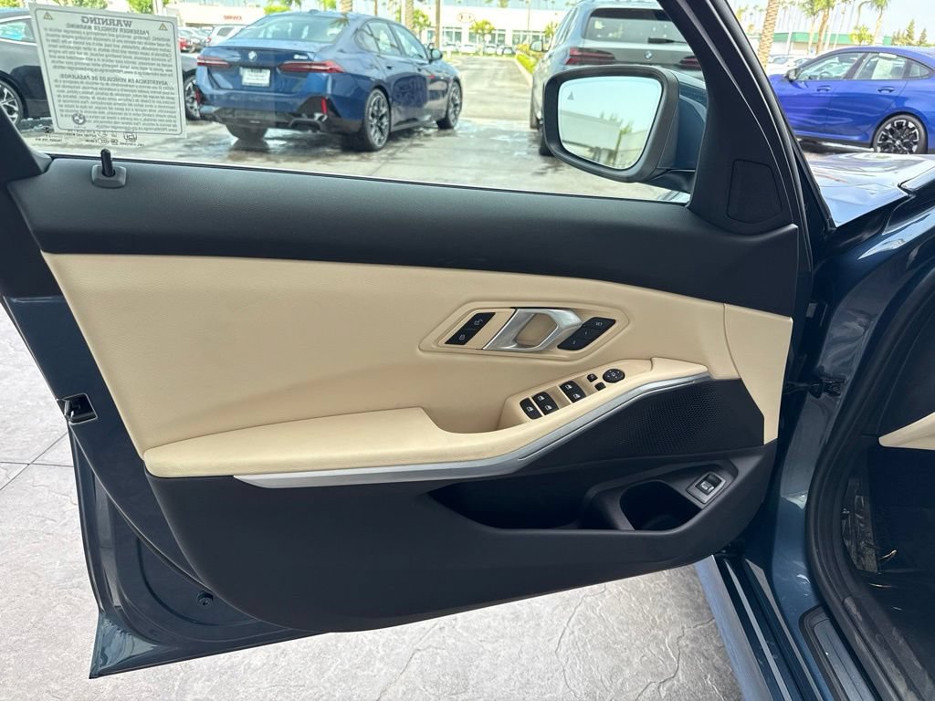 Used 2025 BMW 330i xDrive Sedan w/ Premium Package AWD/4WD image 7