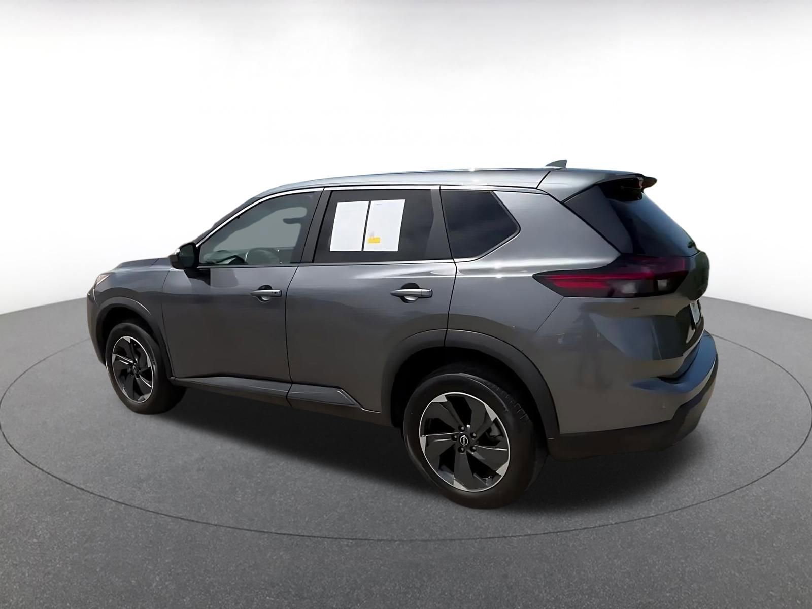 Used 2025 Nissan Rogue SV AWD/4WD image 10
