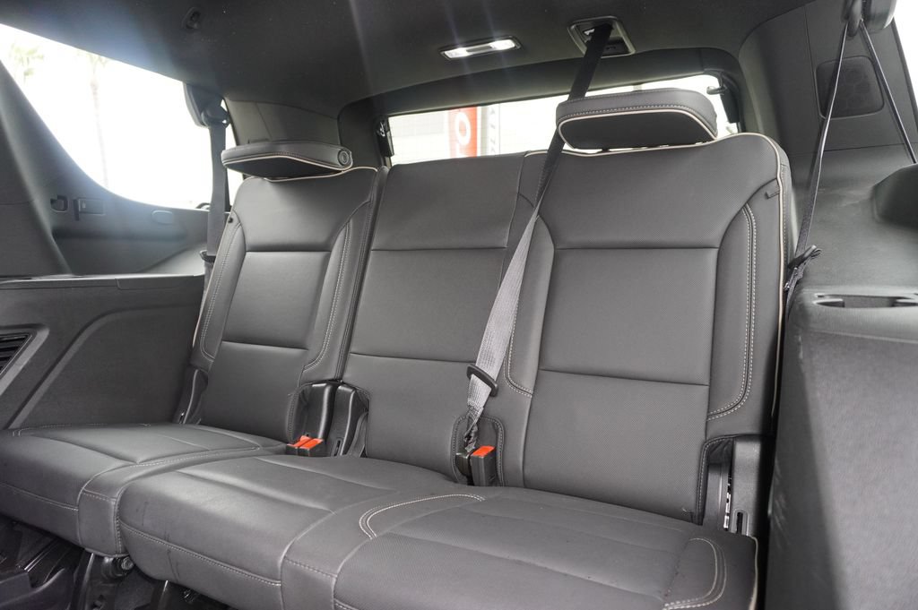 Used 2023 GMC Yukon SLT w/ SLT Premium Package RWD image 12