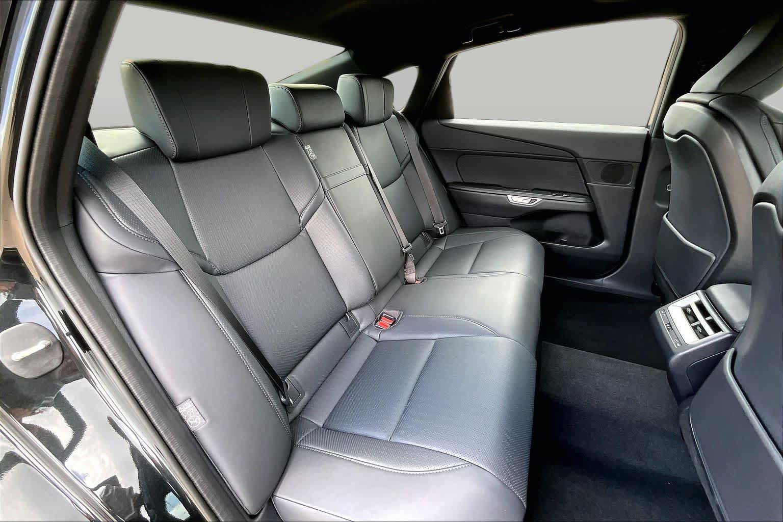Used 2026 Lexus ES 500e AWD/4WD image 17