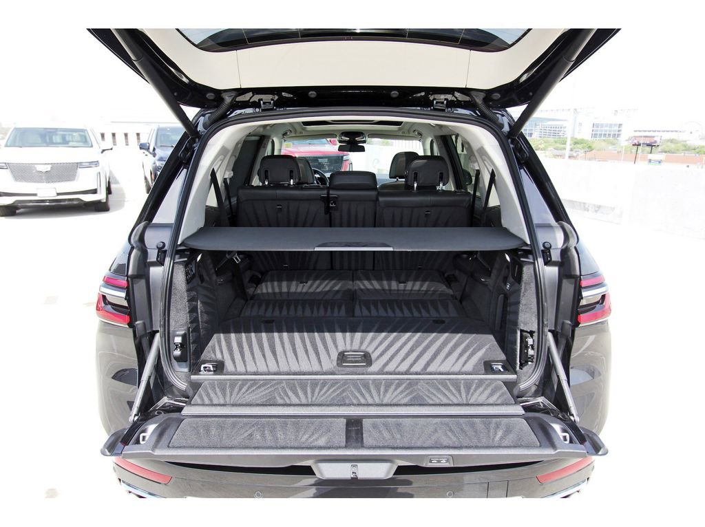 Used 2025 BMW X7 xDrive40i image 27