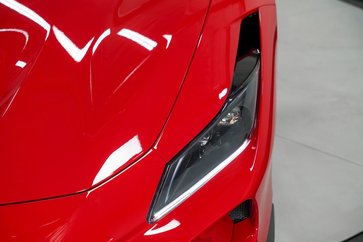 Used 2022 Ferrari F8 Tributo image 14