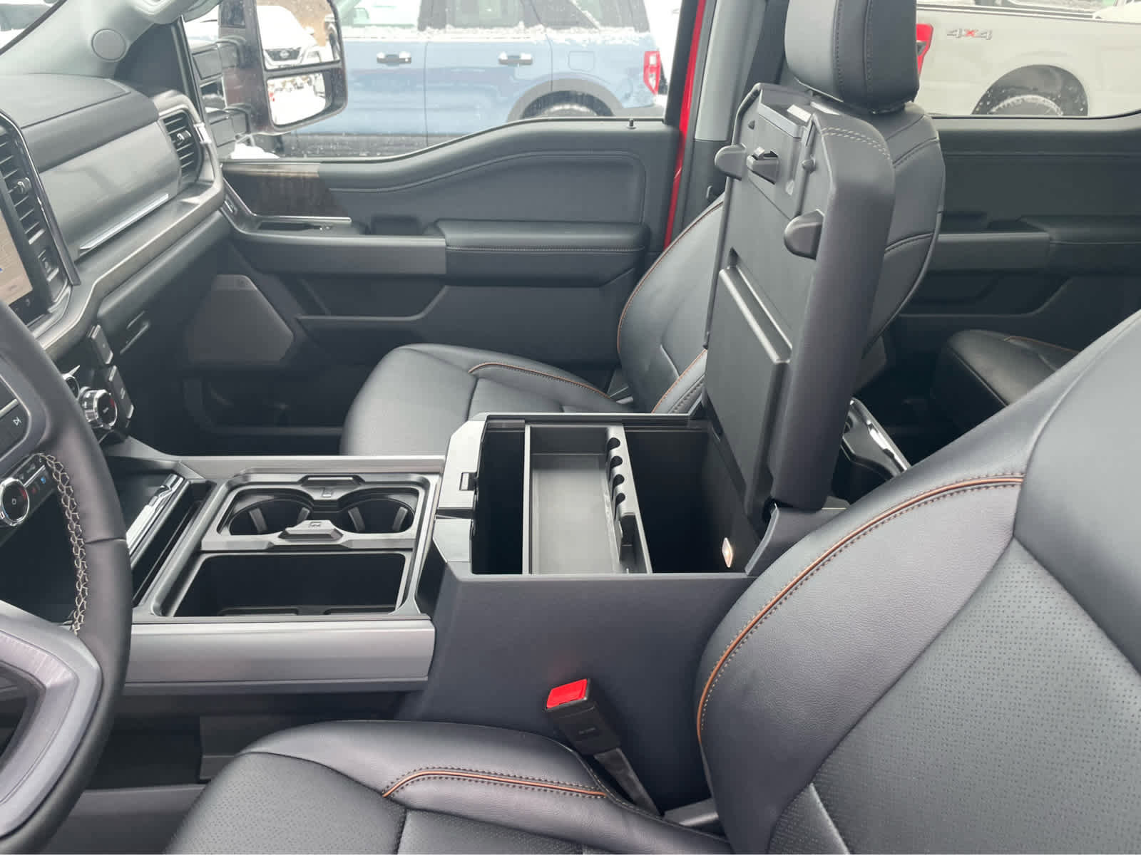 Used 2026 Ford F350 Lariat w/ FX4 Off-Road Package image 31