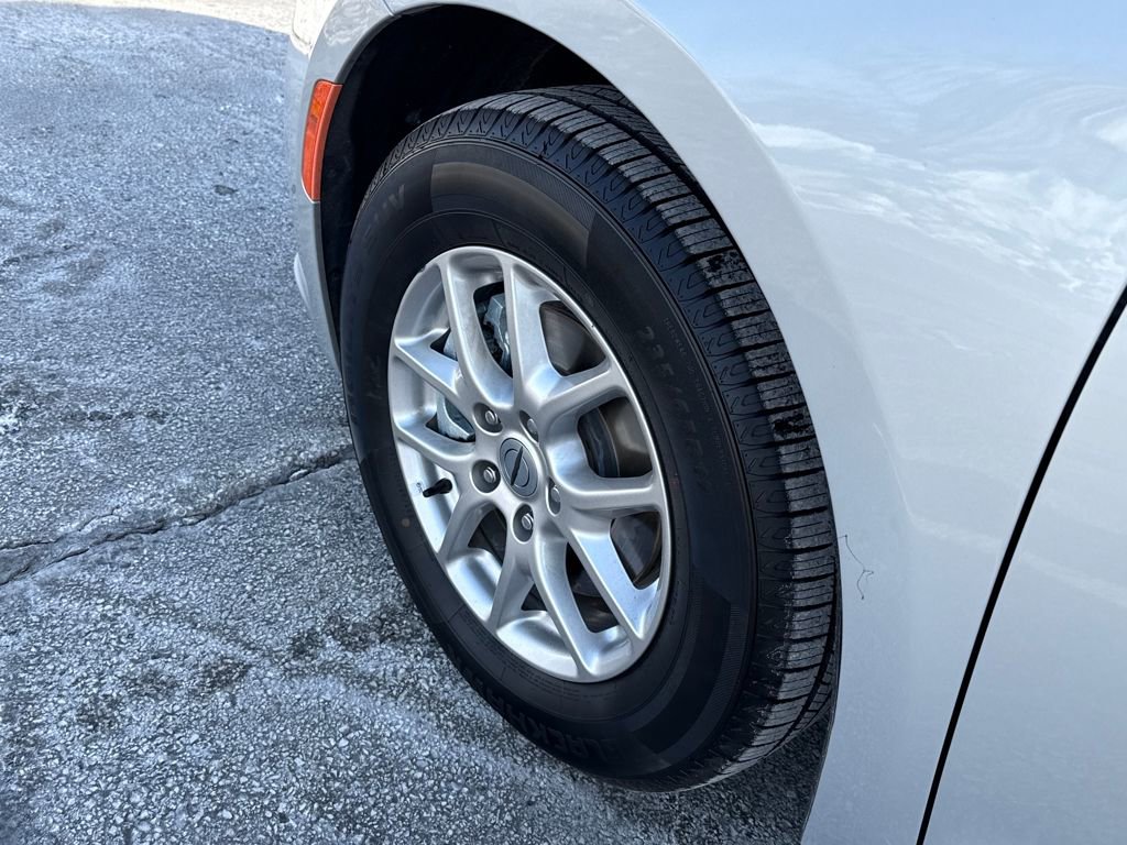 Used 2024 Chrysler Pacifica Touring-L image 13