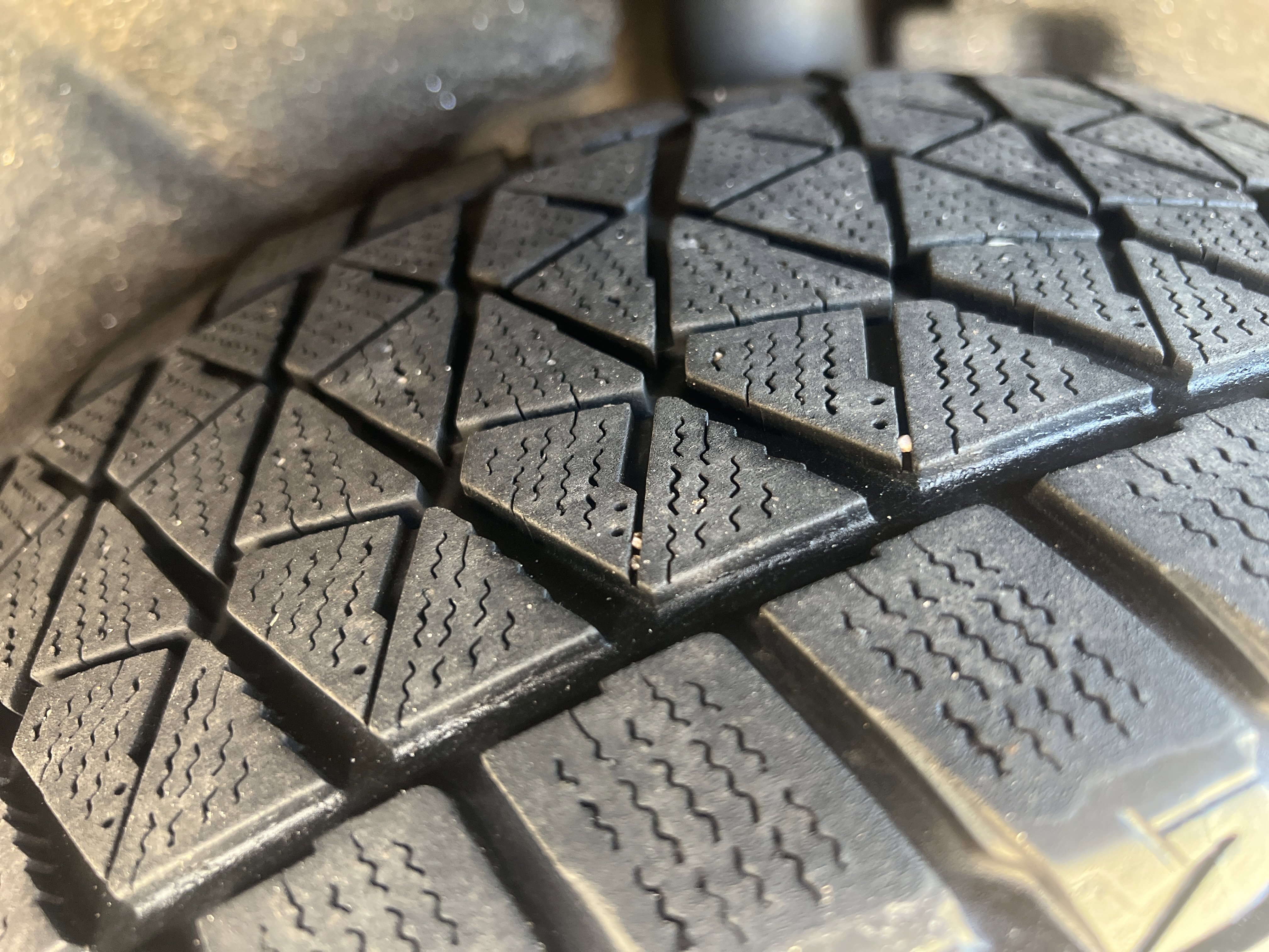 Used 2021 Volkswagen Tiguan SE R-Line image 13