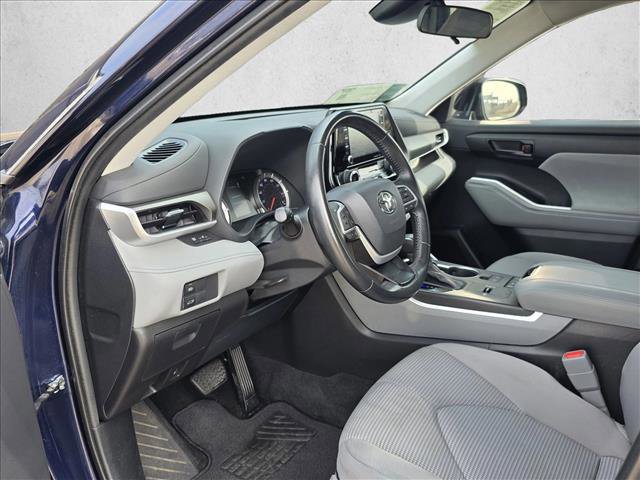 Used 2022 Toyota Highlander LE image 14