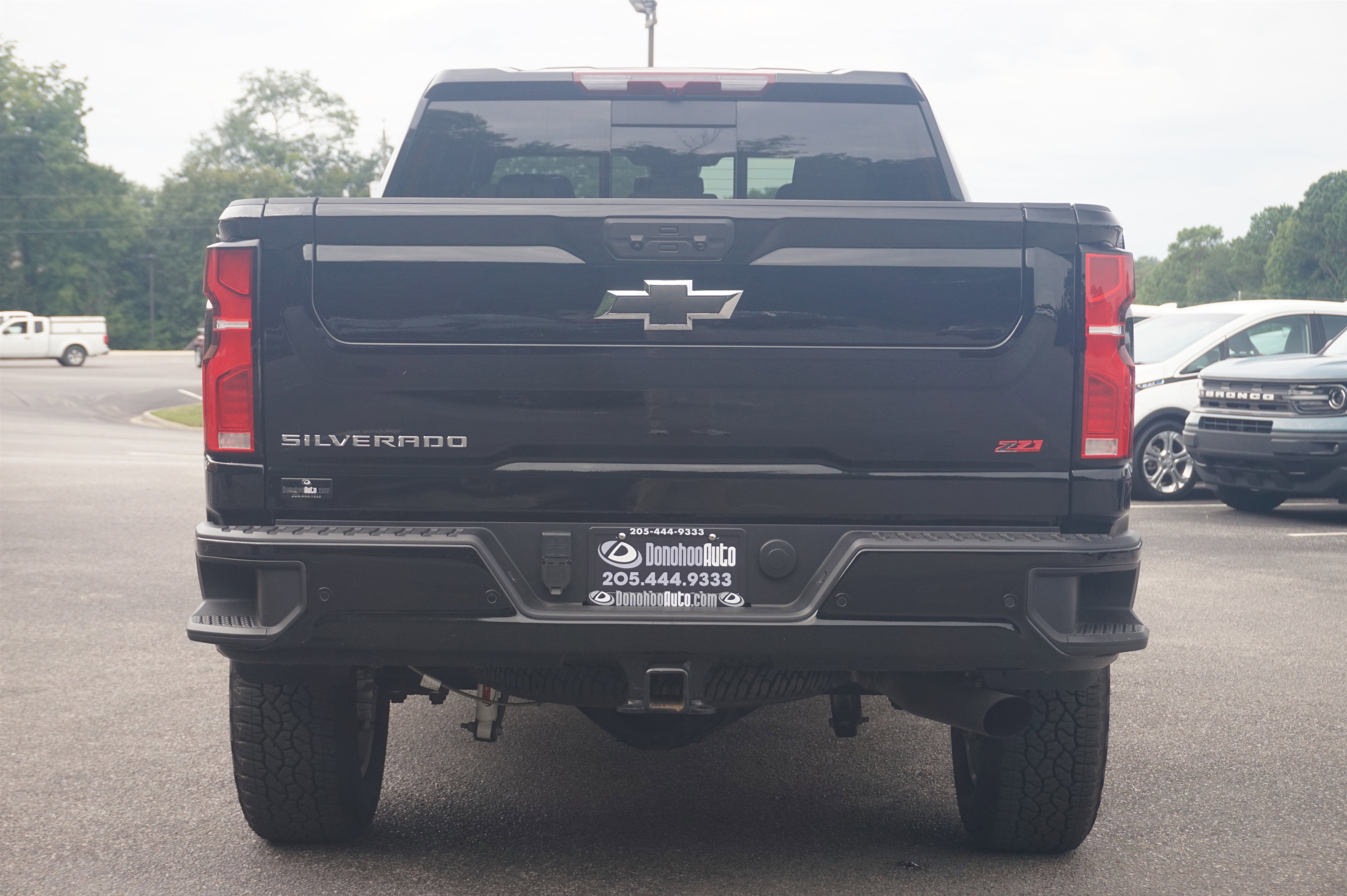 Used 2025 Chevrolet Silverado 2500 LT w/ Z71 Chrome Sport Edition image 8