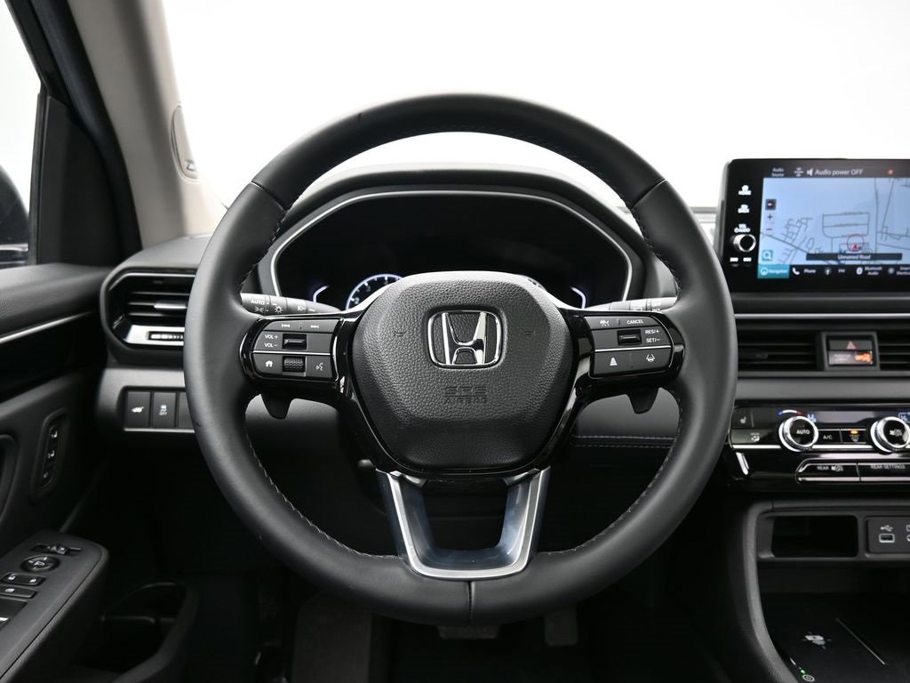 Certified 2025 Honda Pilot Touring image 45