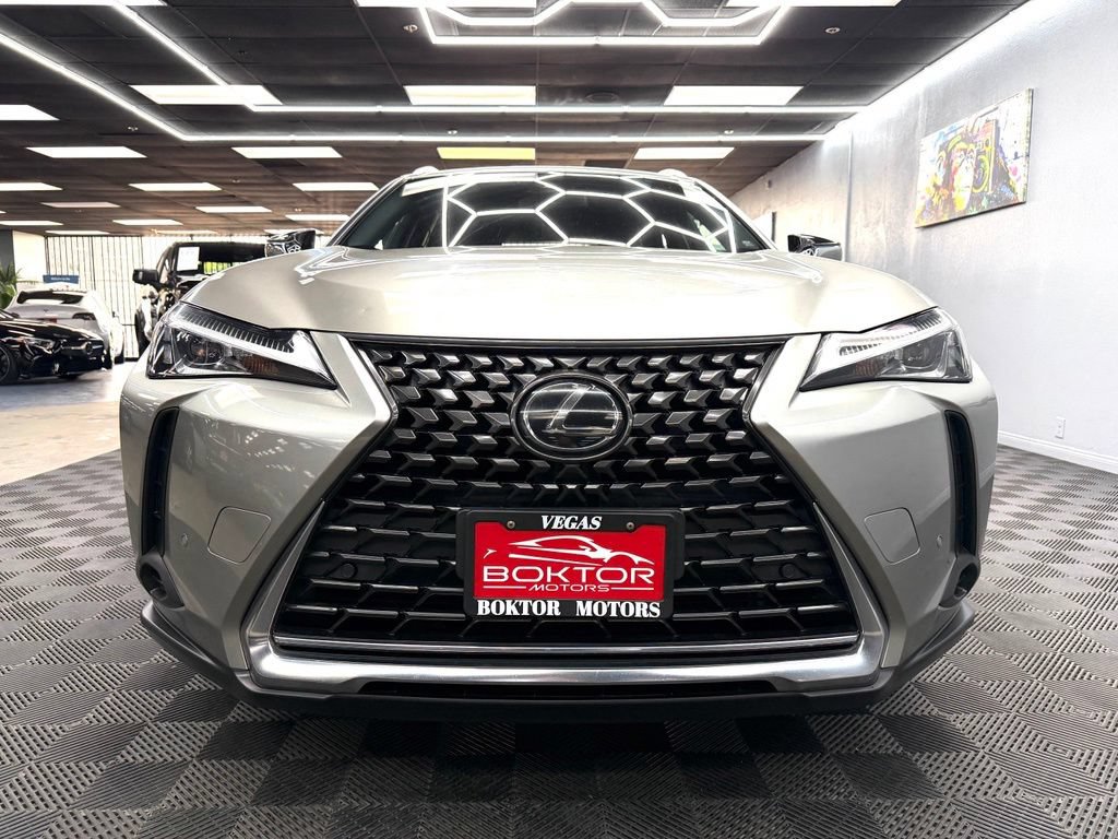 Used 2021 Lexus UX 200 w/ Accessory Package (Z1) FWD image 3