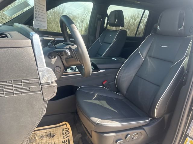 Certified 2025 Cadillac Escalade ESV Premium Luxury w/ LPO, Floor Liner Package image 14