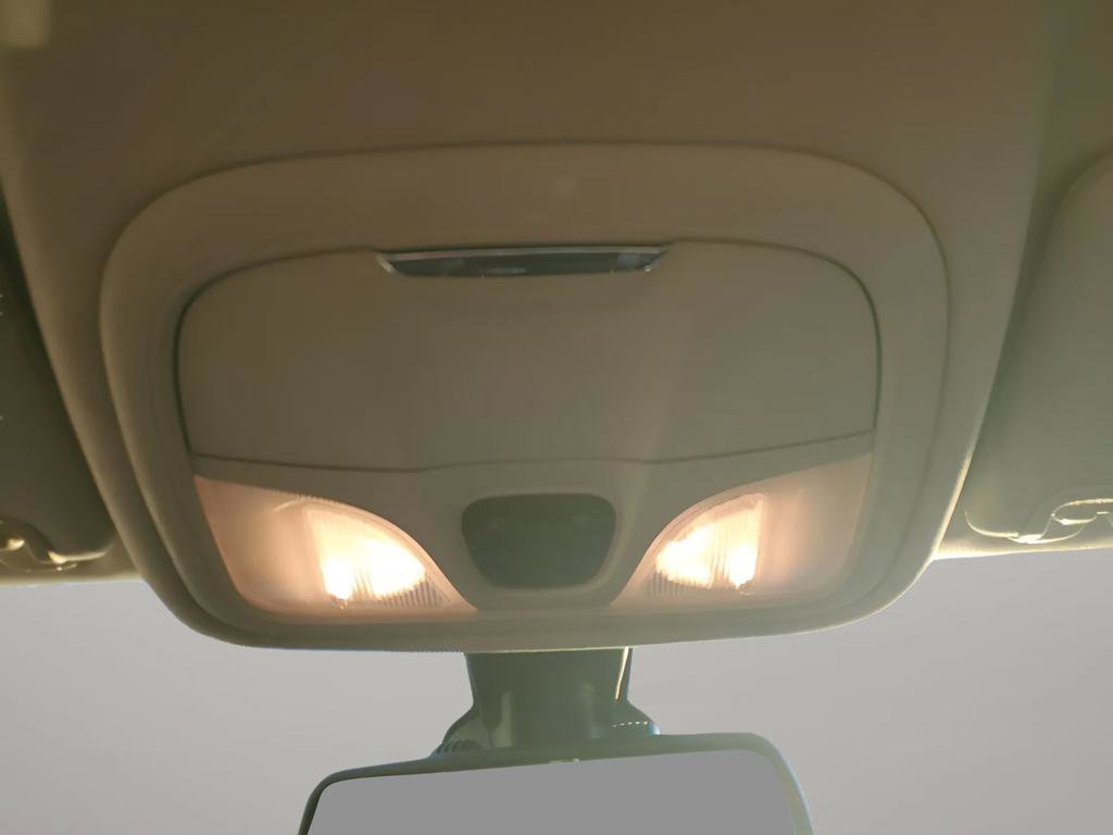 Used 2015 Chrysler 200 Limited w/ Convenience Group image 41