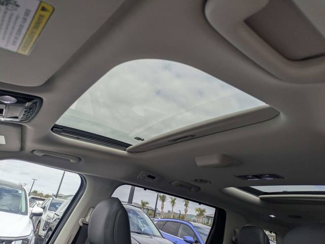 New 2026 Kia Carnival EX FWD image 19