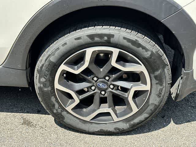Used 2017 Subaru Crosstrek 2.0i Premium w/ Moonroof Package AWD/4WD image 4