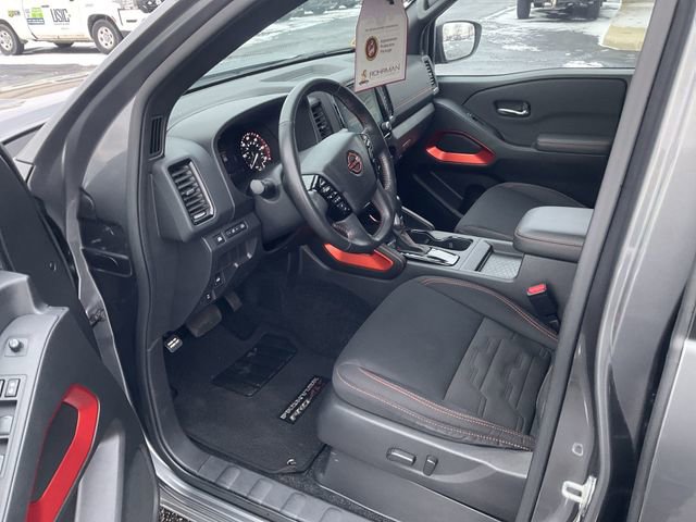 Used 2024 Nissan Frontier PRO-4X image 9