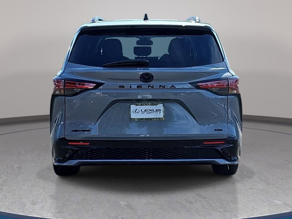Used 2025 Toyota Sienna XSE AWD/4WD image 7