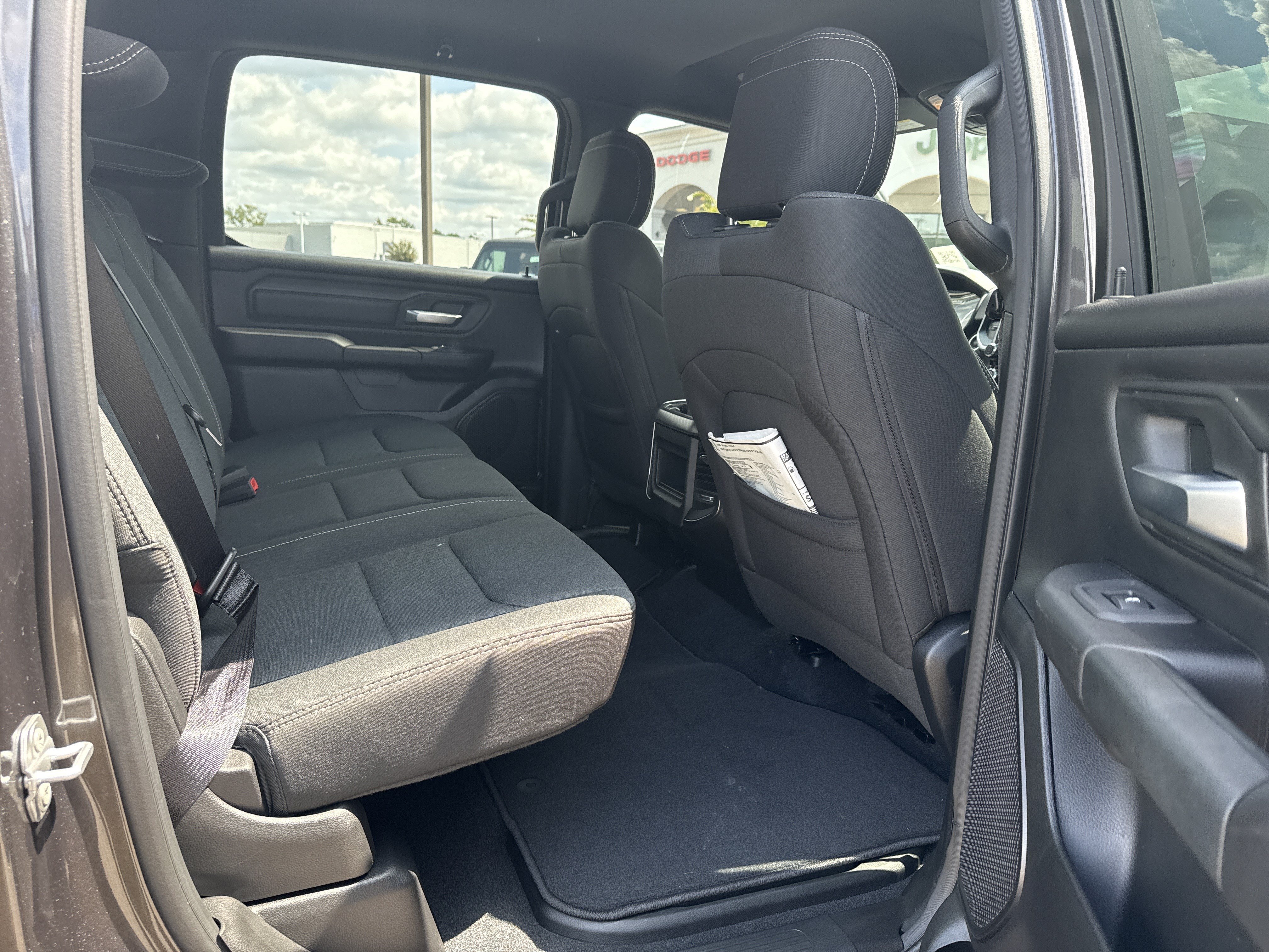 New 2026 RAM 1500 Express AWD/4WD image 17