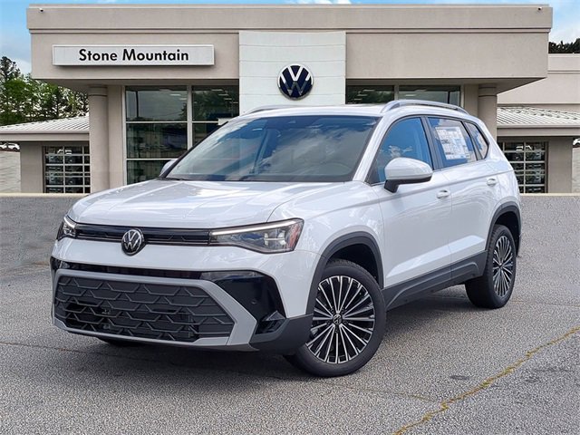 New 2025 Volkswagen Taos SE image 1
