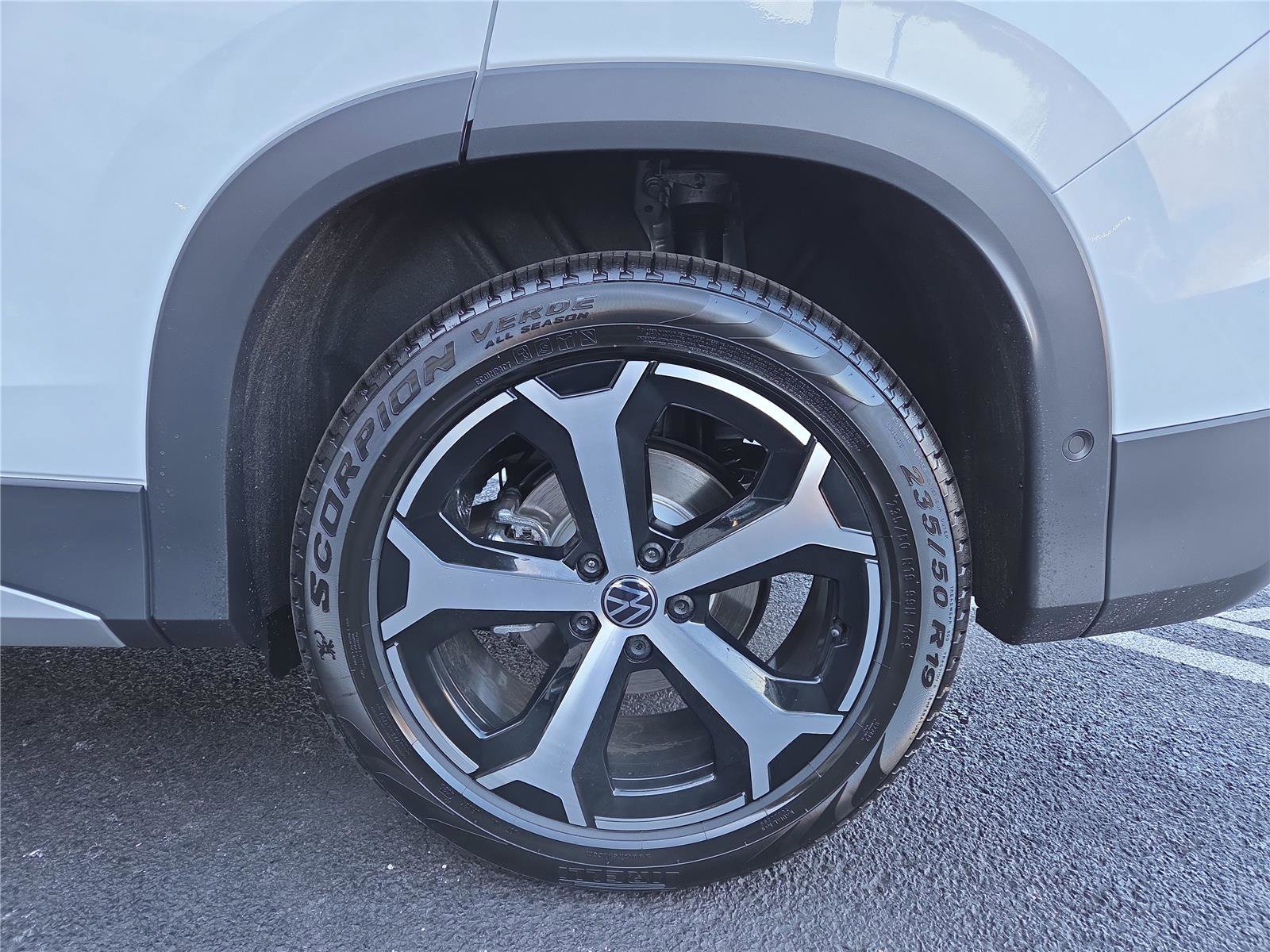 New 2026 Volkswagen Tiguan SE image 10