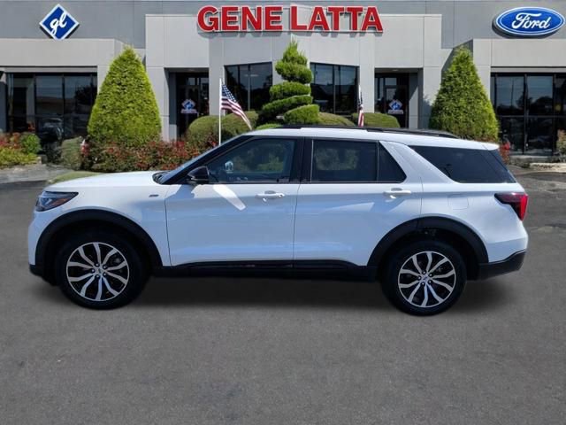 Used 2025 Ford Explorer ST-Line image 13