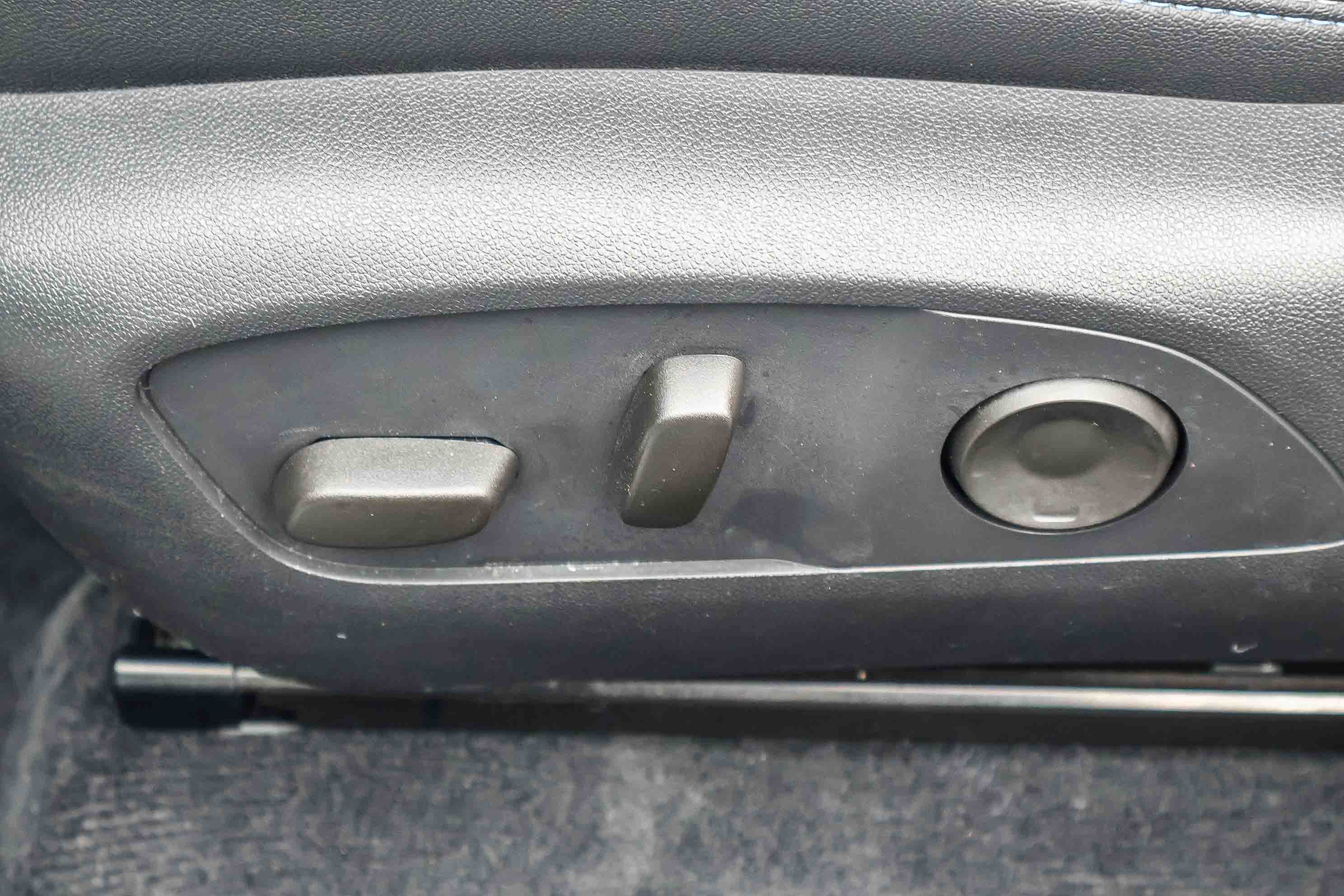 Used 2024 Chevrolet Equinox EV LT w/ LPO, Active Package image 13