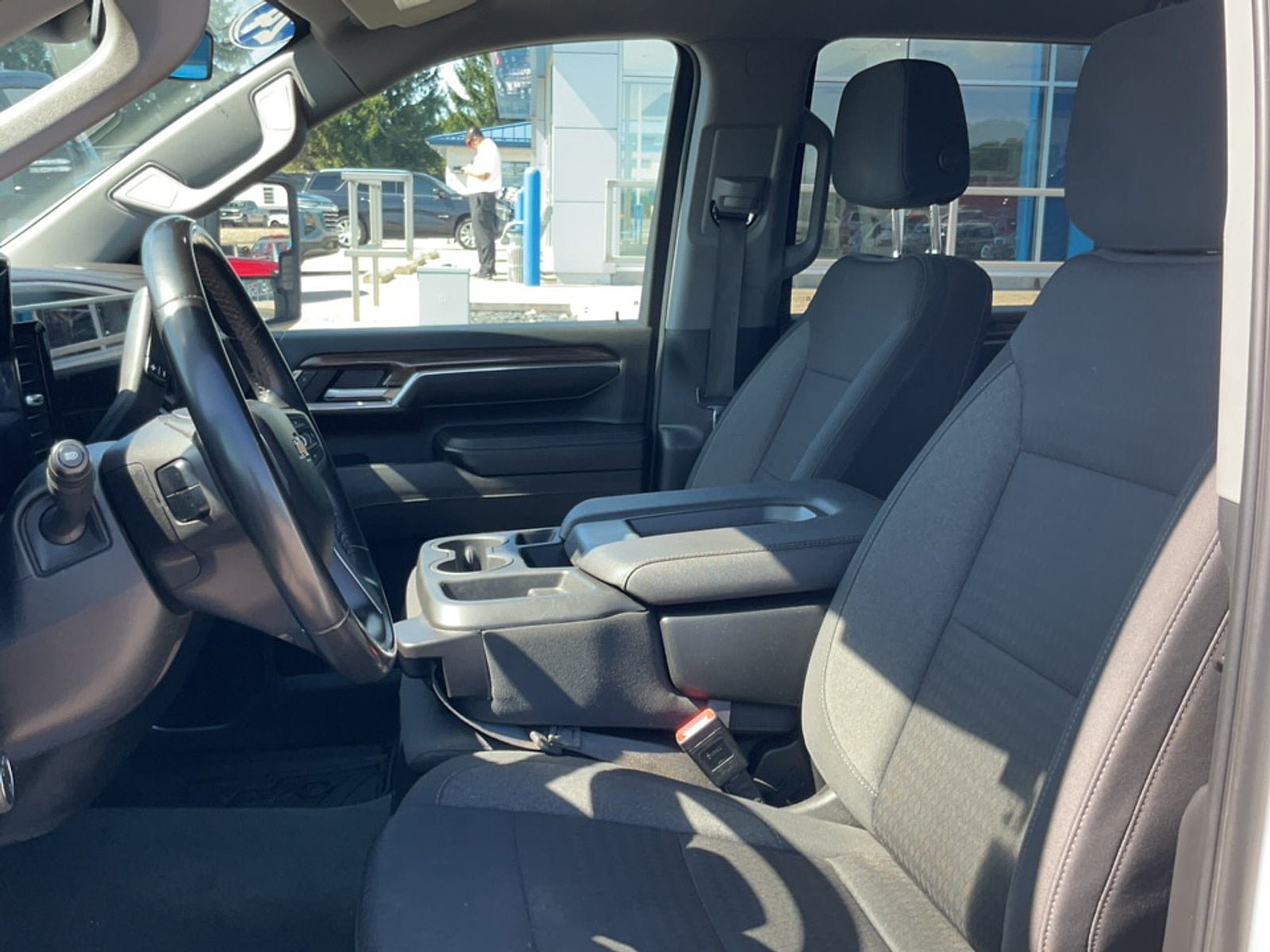 Used 2024 Chevrolet Silverado 2500 LT AWD/4WD image 9