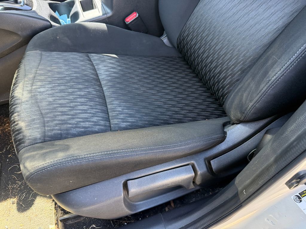 Used 2017 Nissan Rogue S image 3