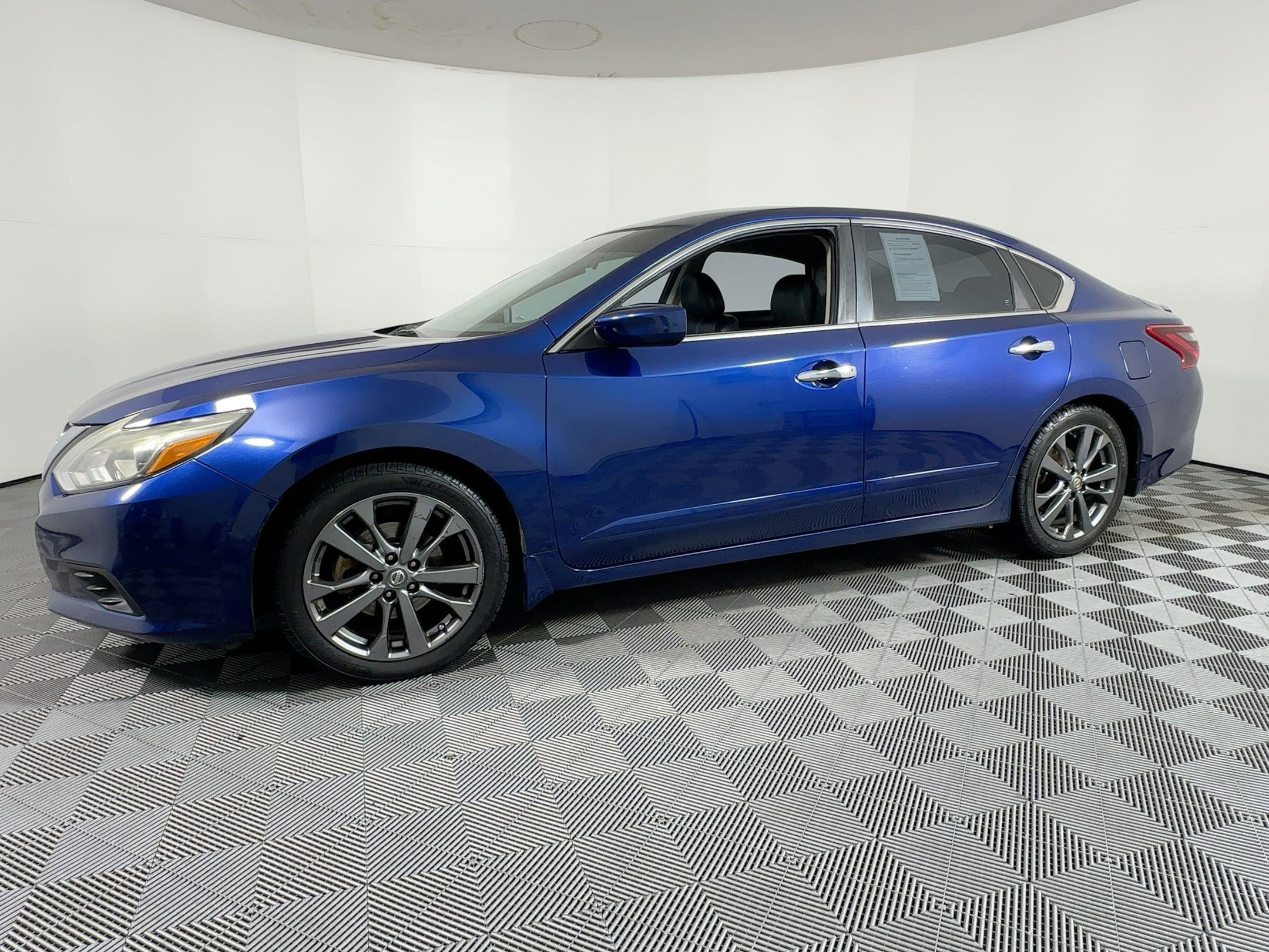 Used 2018 Nissan Altima 2.5 SR w/ SR Special Edition image 17