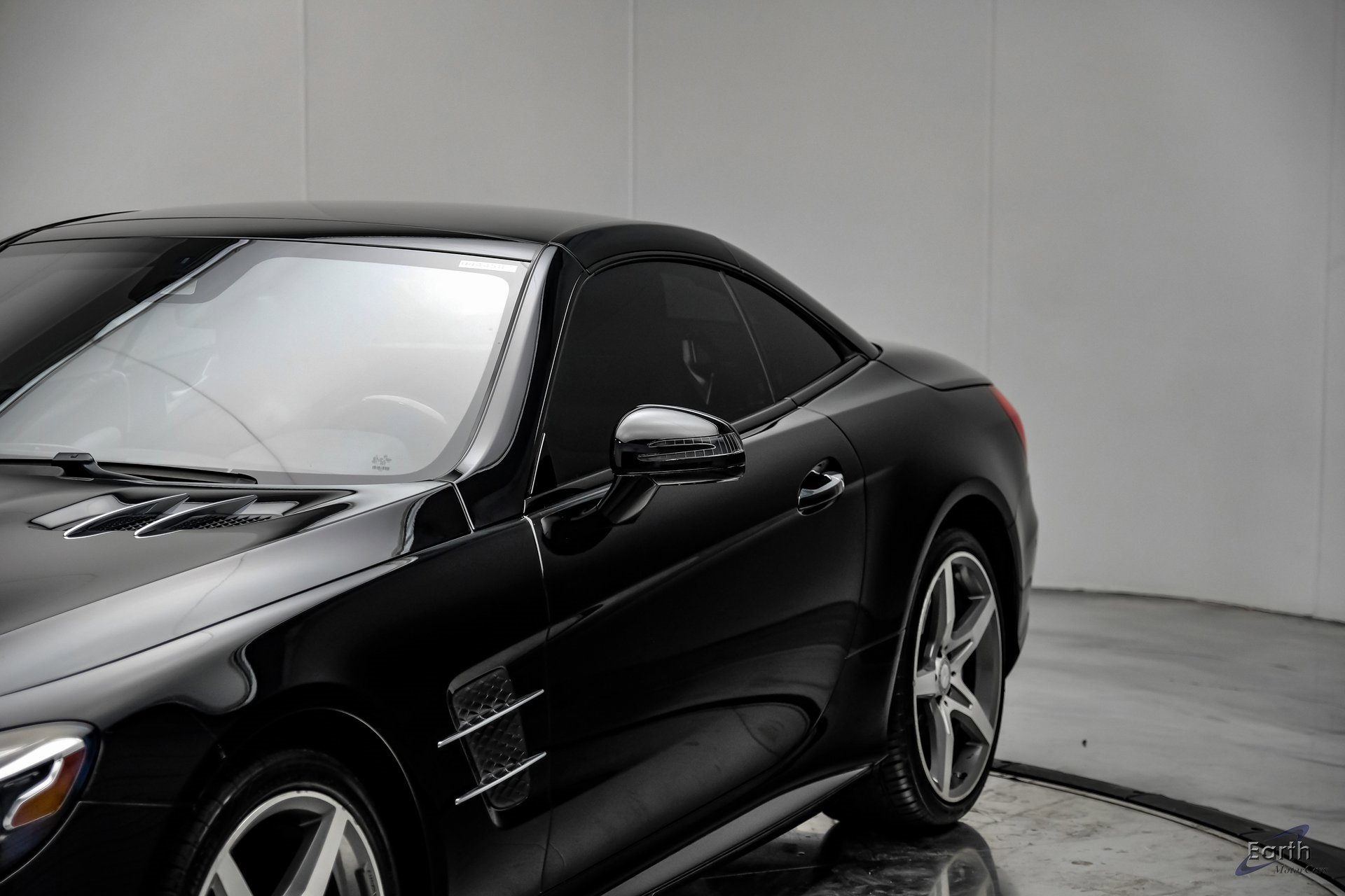 Used 2017 Mercedes-Benz SL 550 image 31