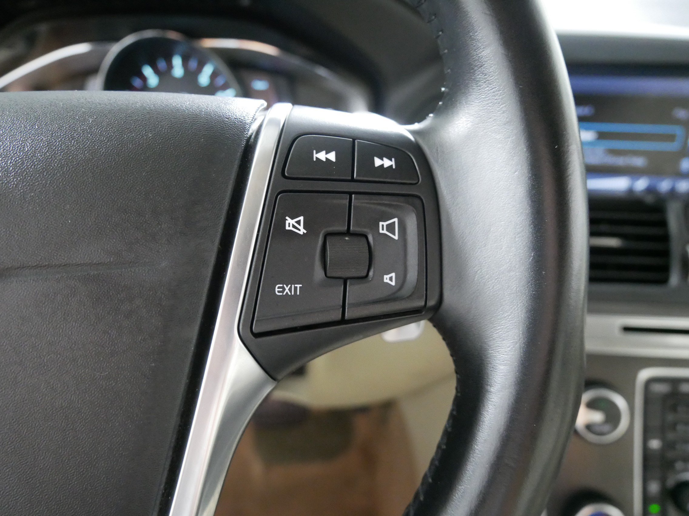 Used 2015 Volvo XC60 T6 AWD/4WD image 28