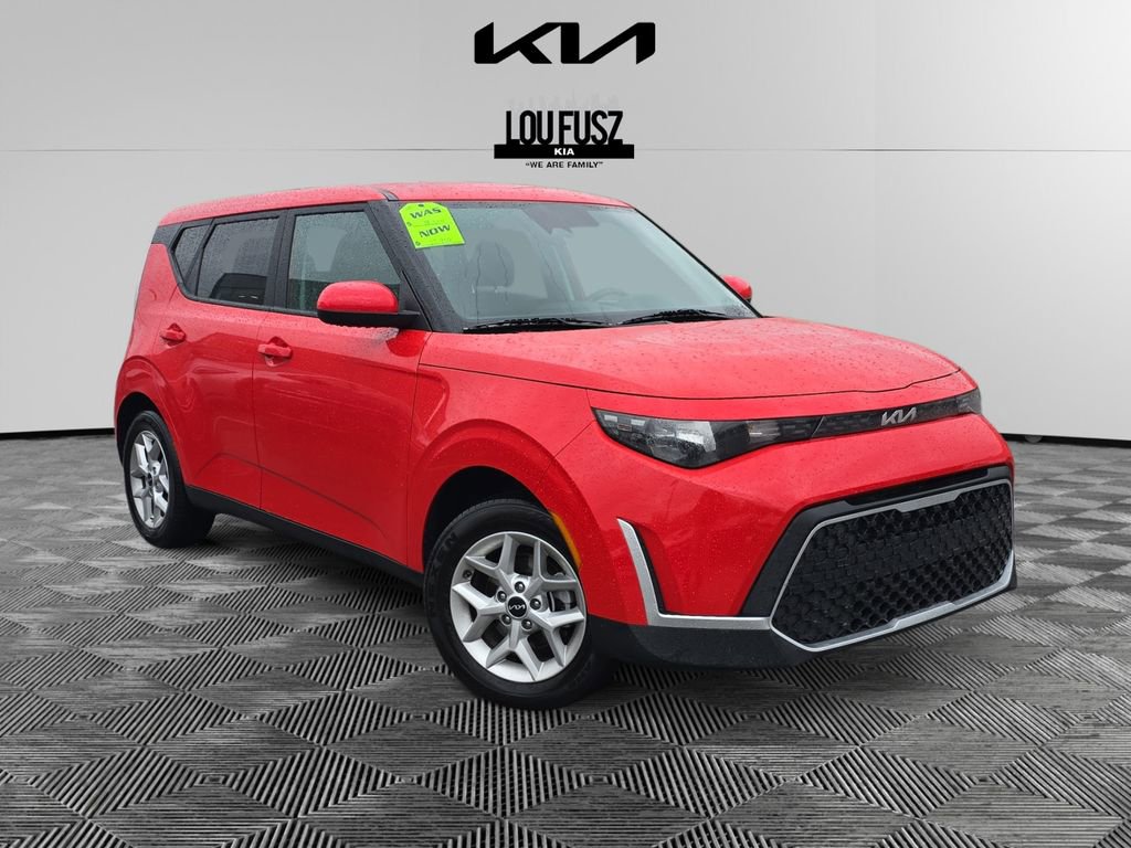 Used 2023 Kia Soul LX w/ LX Technology Package