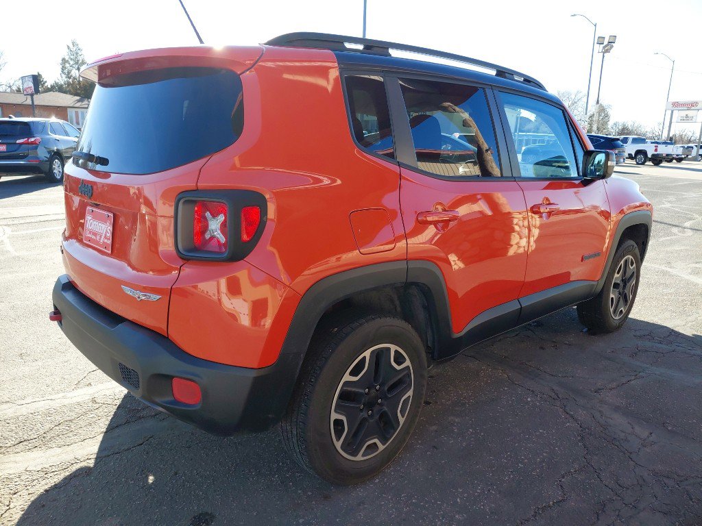 Used 2016 Jeep Renegade Trailhawk w/ Cold Weather Group AWD/4WD image 6
