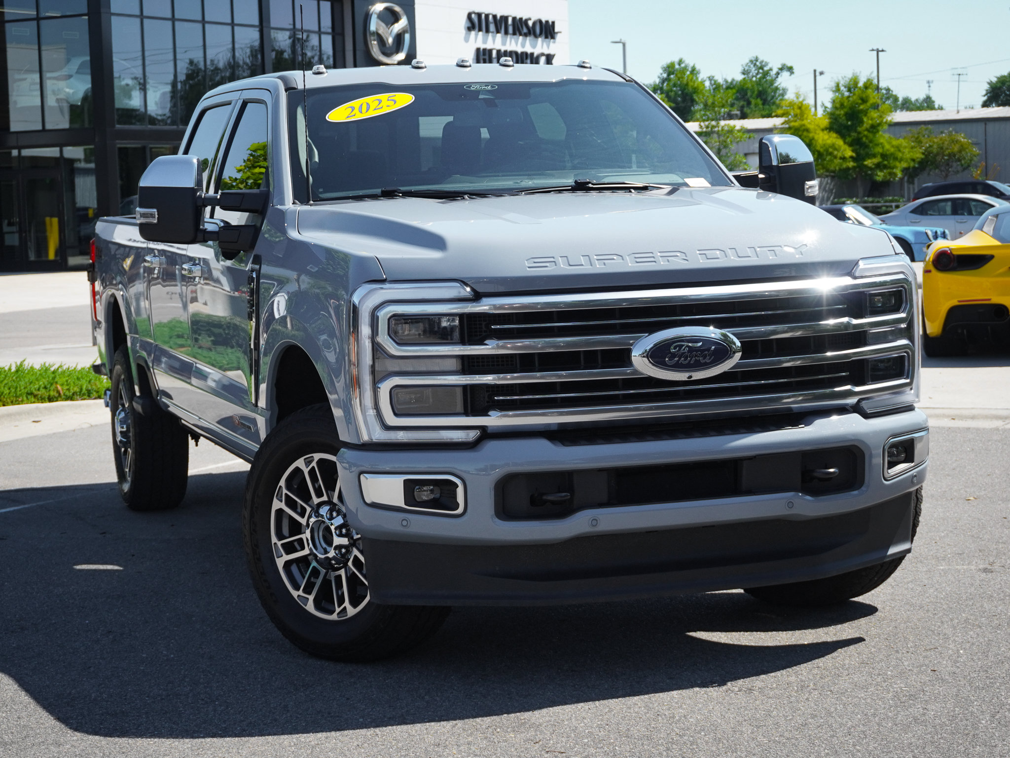 Used 2025 Ford F350 Platinum w/ Platinum Plus Package AWD/4WD image 2