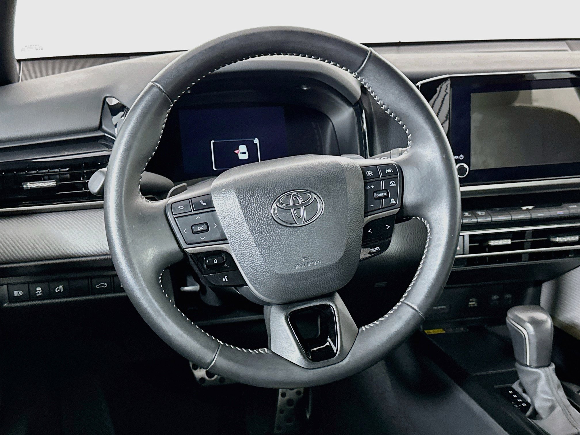 Used 2025 Toyota Camry SE FWD image 18