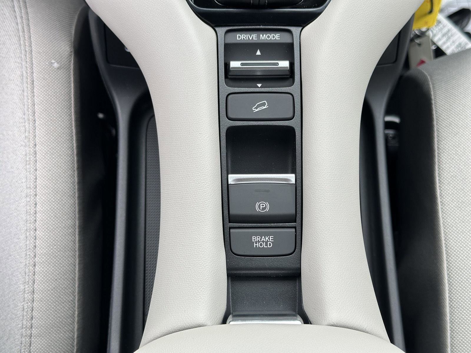 New 2026 Honda HR-V LX image 24