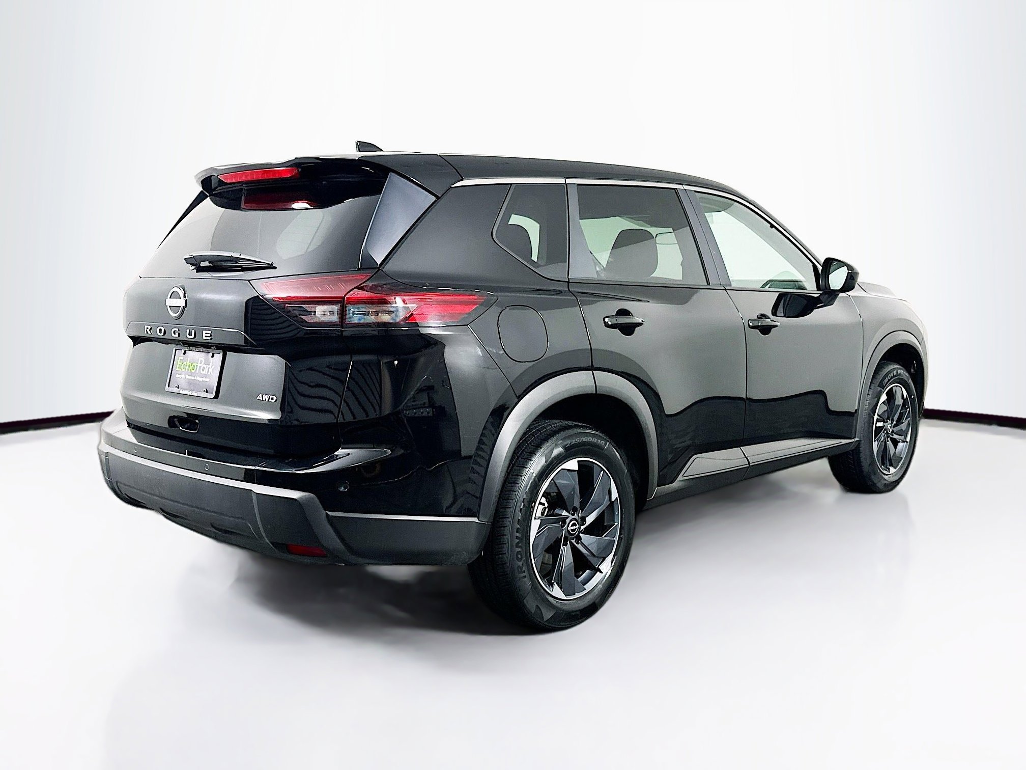 Used 2025 Nissan Rogue SV image 9