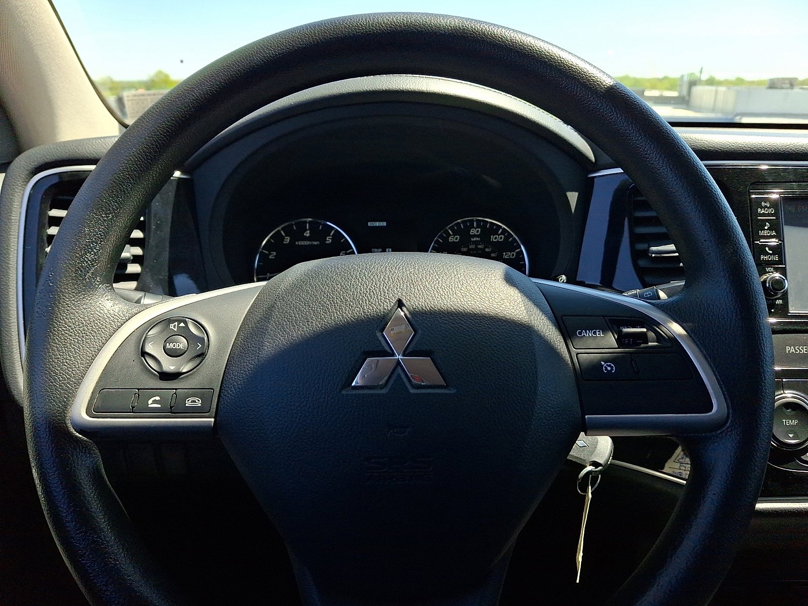 Used 2018 Mitsubishi Outlander ES AWD/4WD image 19