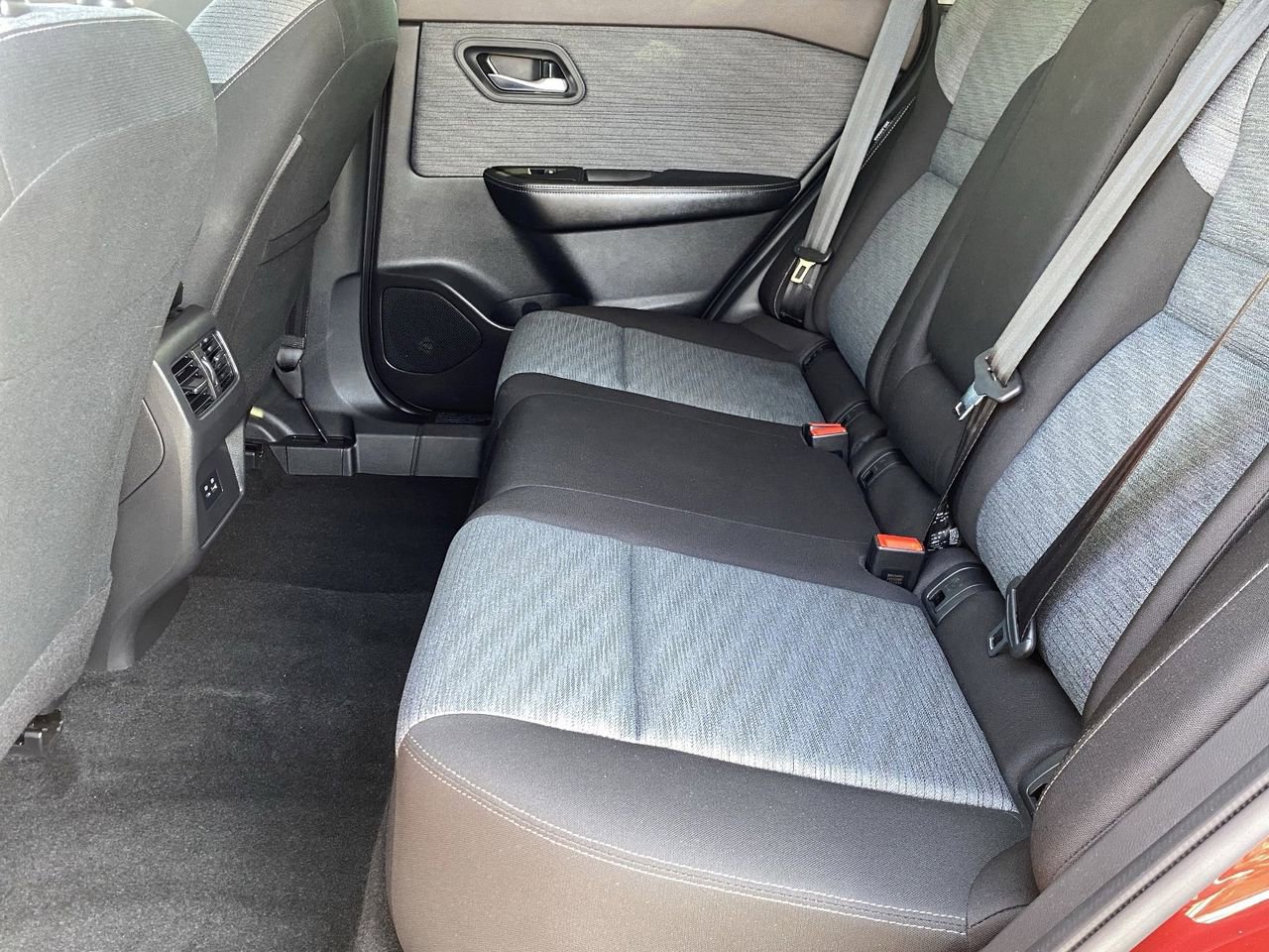 Certified 2023 Nissan Rogue SV FWD image 17